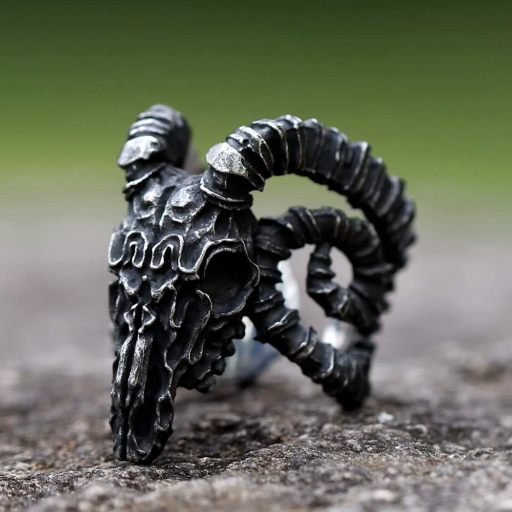 [ BUILD_#01A ] RAM SHIELD SIGNET RING